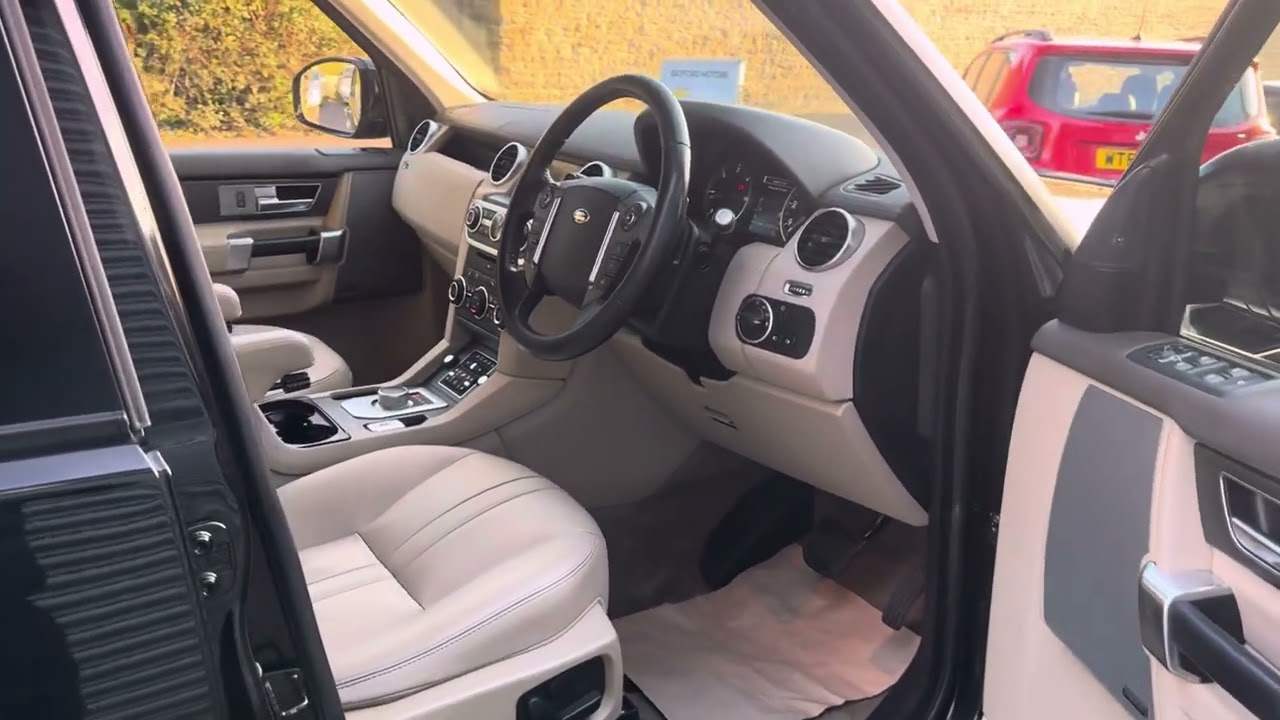 LAND ROVER DISCOVERY 4 SUV 3.0 SD V6 SE Tech Auto 4WD Euro 6 (s/s) 5dr (2015/65)