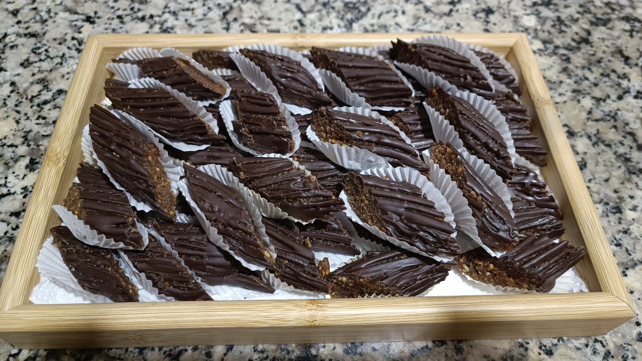 حلوة العيد 🎊 بدون فرن على شكل جدع شجرة 🌲 بابسط المكونات و المذاق ياسلام 😋👌👍