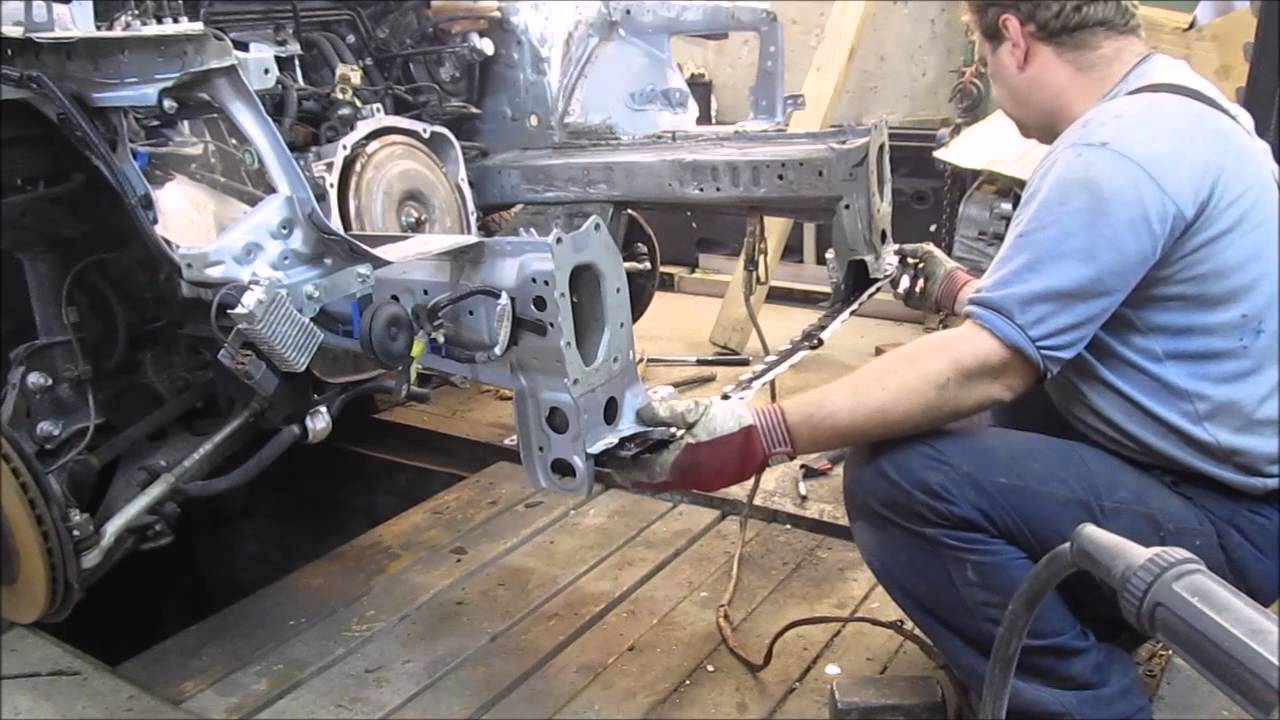 Subaru Impreza. The front reair of the car. Ремонт переда машины.