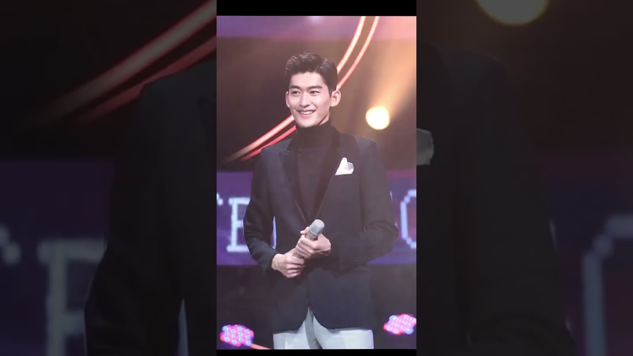 Zhang Han Sparks Dating Buzz at 40 &mdash; Mysterious Woman Spotted in His Luxury Car!