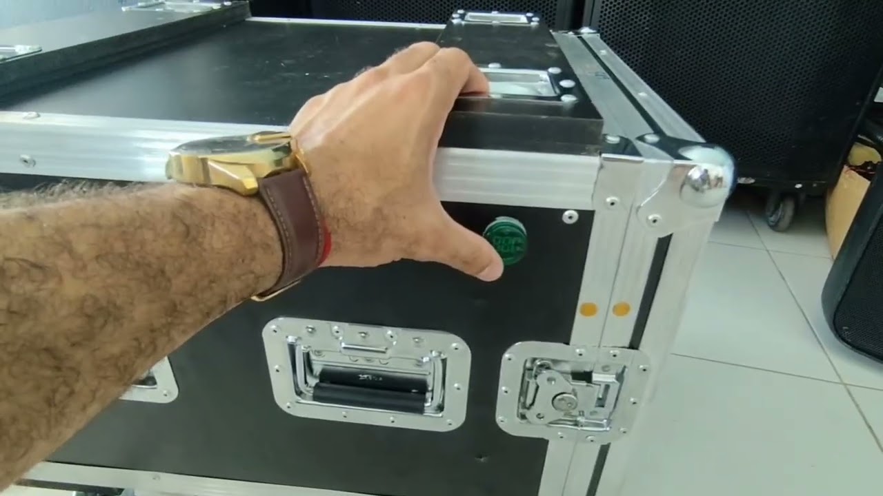 HARD CASE RACK 08-U PARA POTÊNCIAS