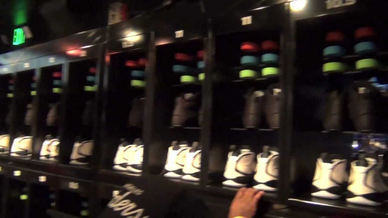 Florida Mall Orlando, Nike Galaxy Pack, Jordan 2012 Flight Club