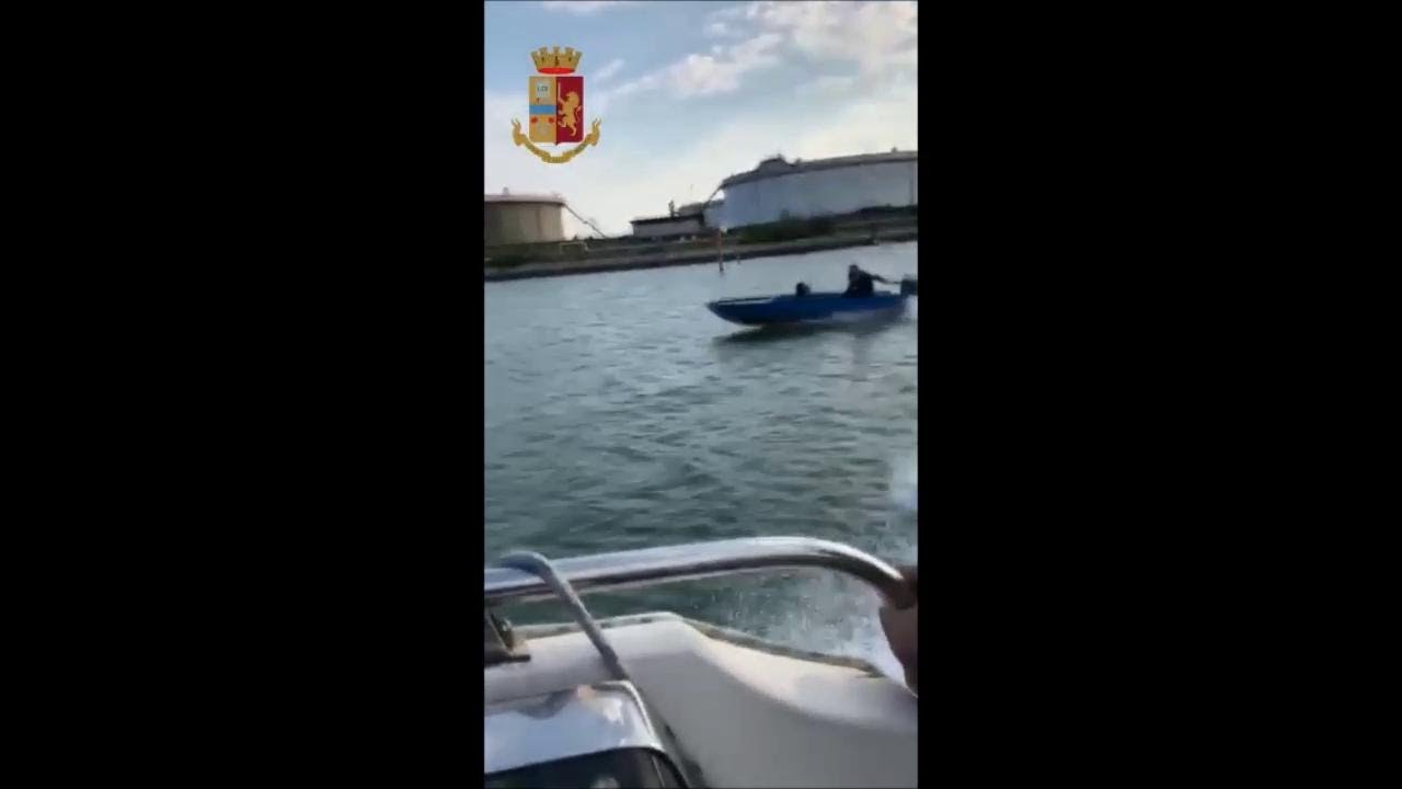 Inseguimento in laguna di Venezia, a folle velocità