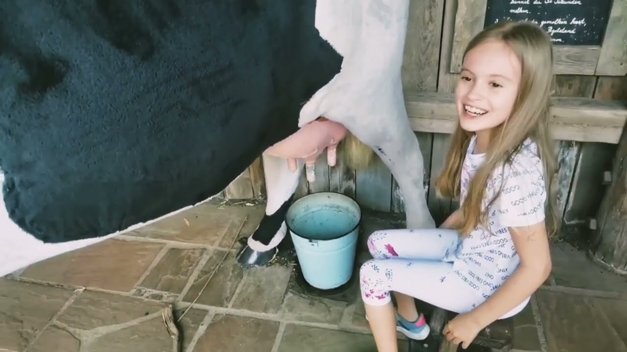 Говорящая КОРОВА /учимся доить Коров🐂