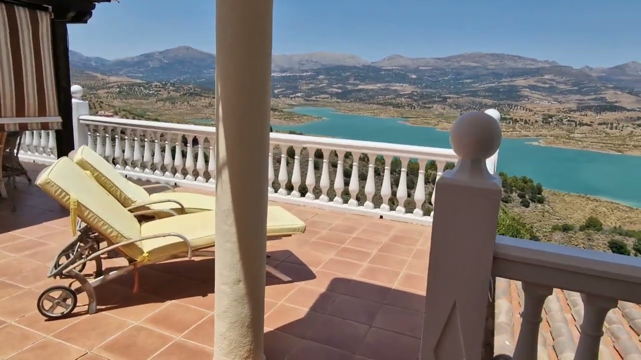 NOW SOLD: Buying a holiday home in Andalucia: Villa Andres at Vinuela, EXCLUSIVE at 385,000€