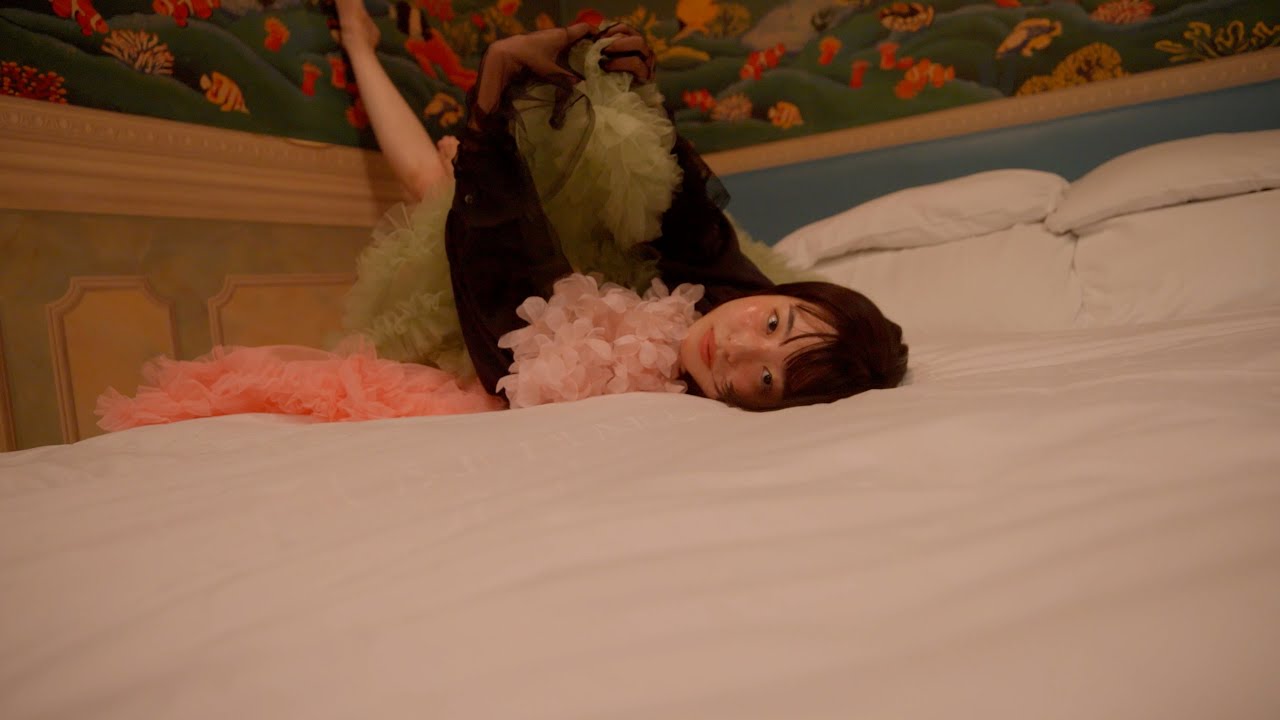 7co 'Lonely in Gorgeous' Official MV