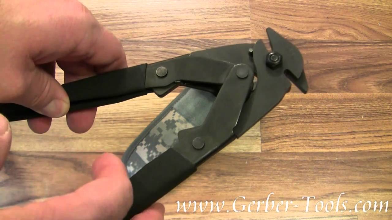 Gerber Concertina Wire Cutters 22-01511 Demo