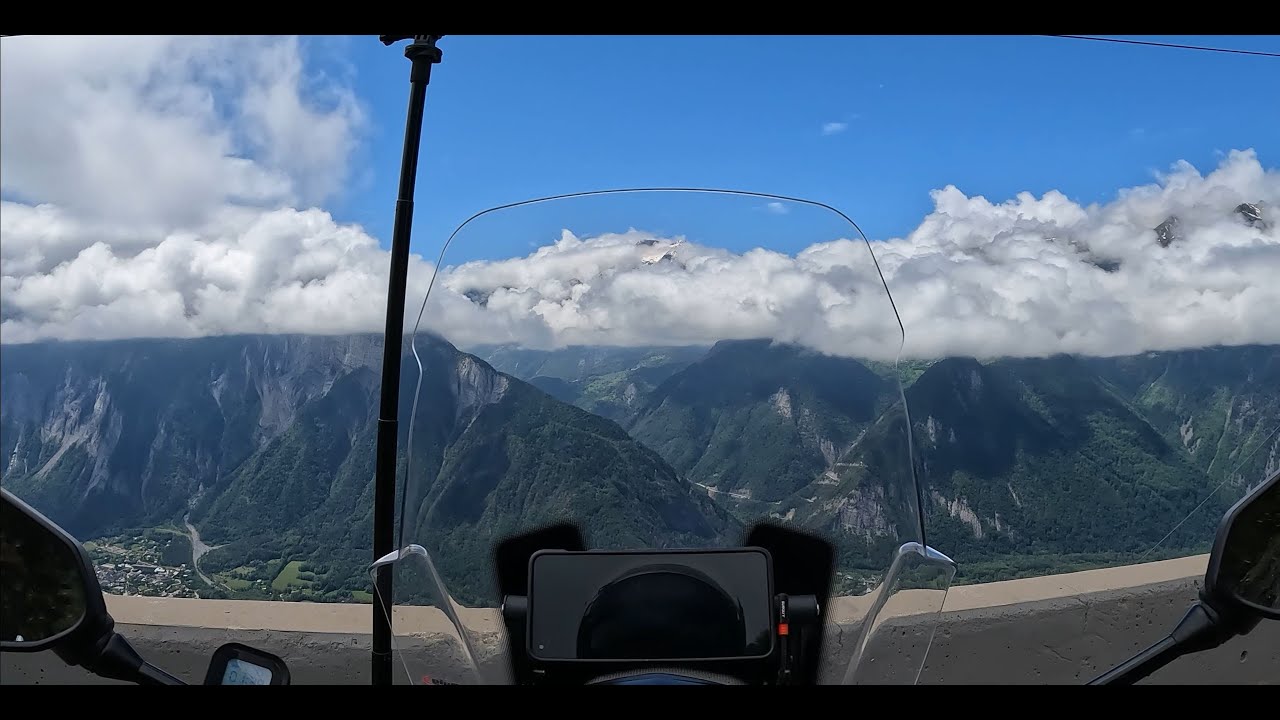 Route des Vertiges Auris en Oisans en 🏍️