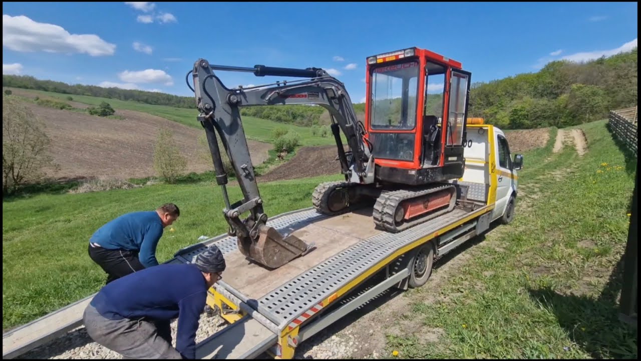 🚜🌲 Tiberiu Desface Pompa de Injecție la Excavator - Probleme Mari la Căsuța din Pădure!