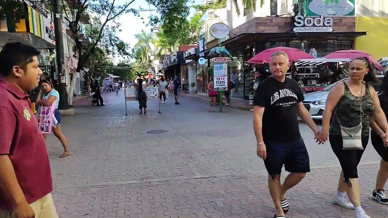 5ta avenida, entre Av Constituyentes y calle 28, Playa del Carmen, 1 de Julio 2025