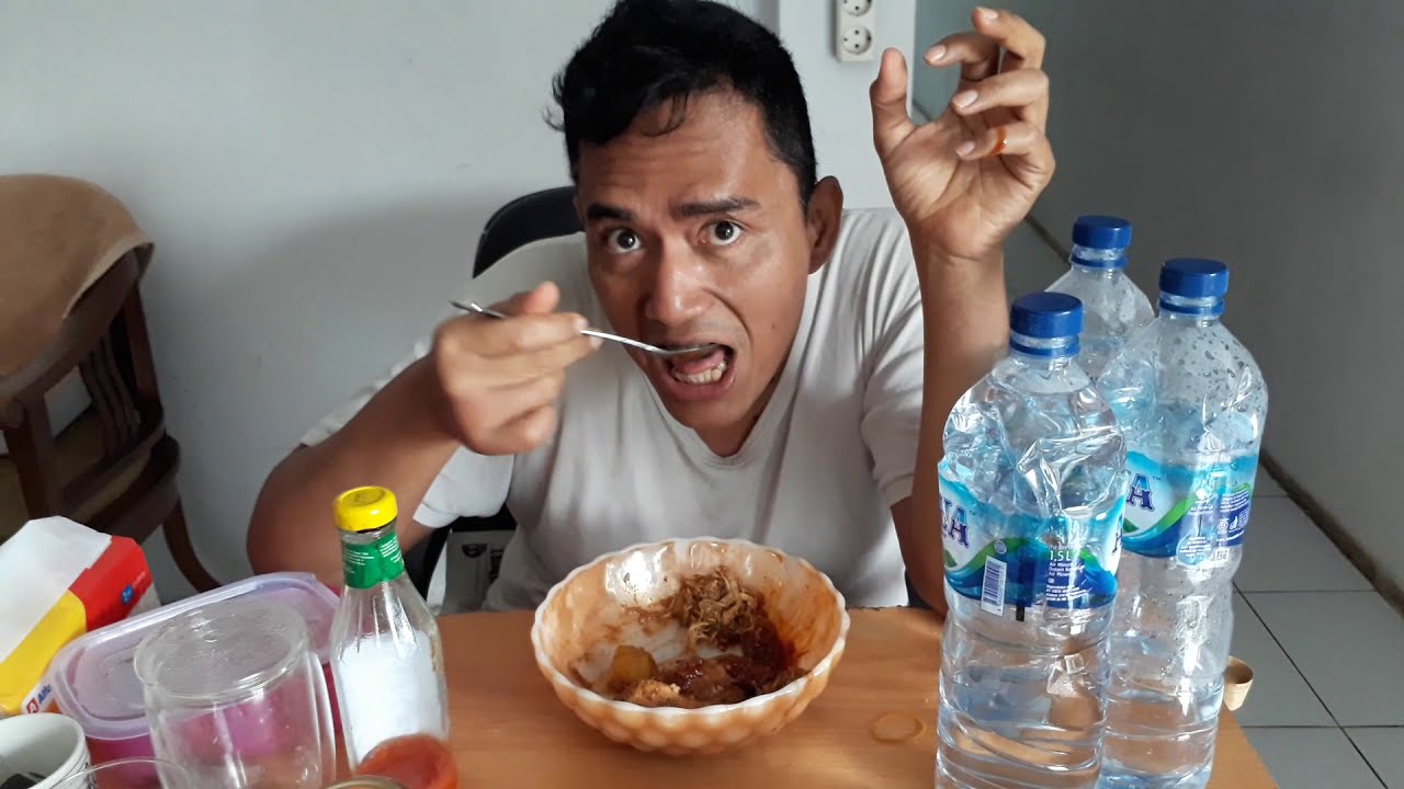 Matkiding sarapan rendang ayam bumbu instan bersama Lady Postpone dan Mat Compare