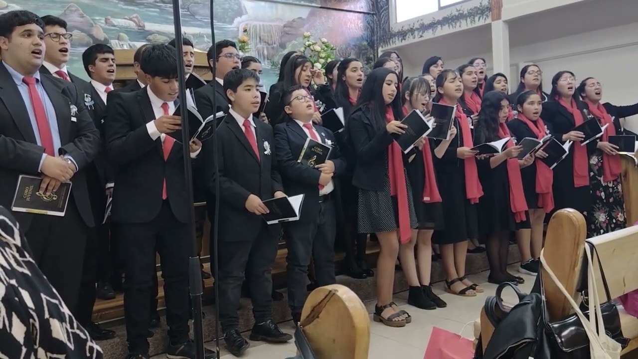 En la inmensidad. Coro Juvenil IEP San Antonio de visita en IEP San Jorge.