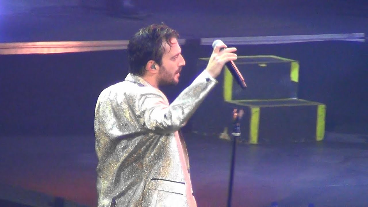 CESARE CREMONINI - LOST IN THE WEEKEND / IL COMICO / DICONO DI ME - BOLOGNA 31.10.2015