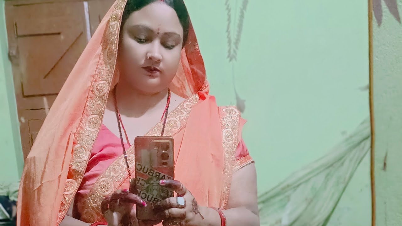 आज मुझे बहुत लेट हो गया घर का काम करते हुए