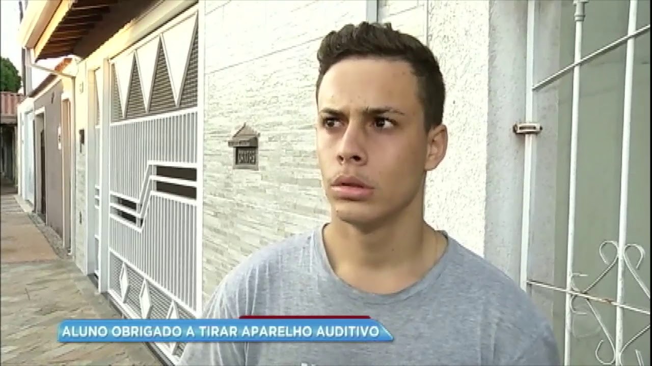 Aluno com deficiência é obrigado a tirar aparelho auditivo durante o ENEM