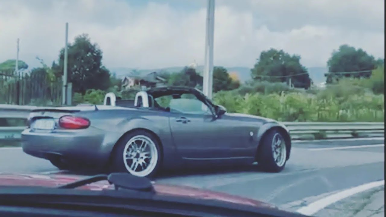 Mazda Mx5 NC 2.0 downhill and sideways
