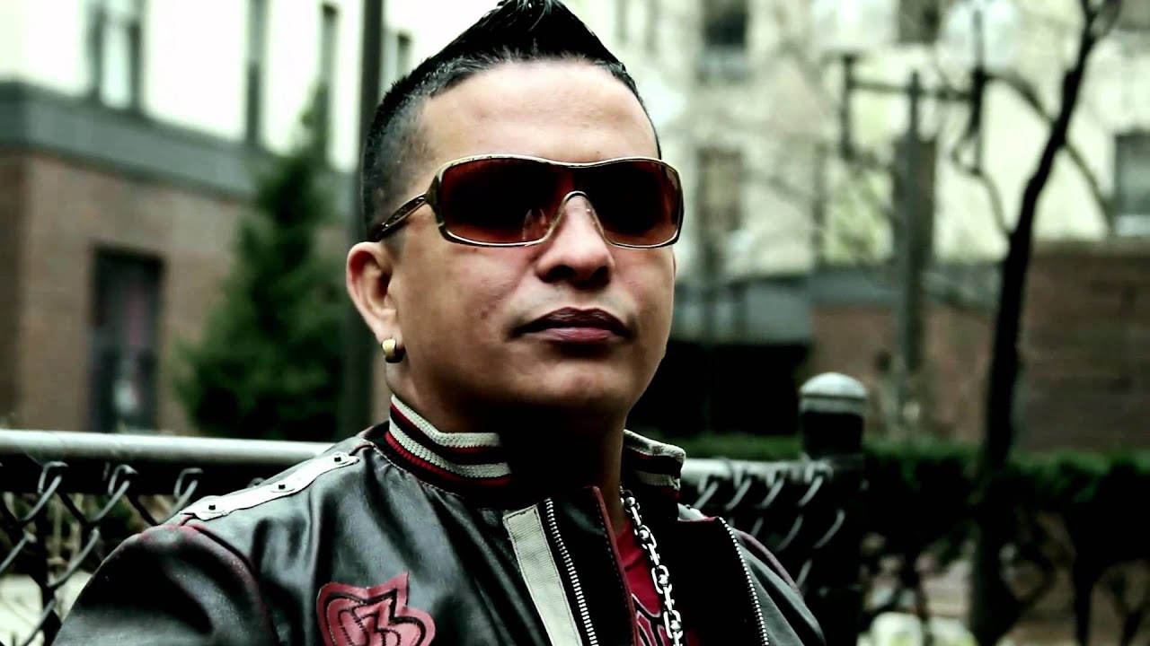 OFFICIAL VIDEO ( ALEX TU BISCOCHITO ) TE PERDONE.