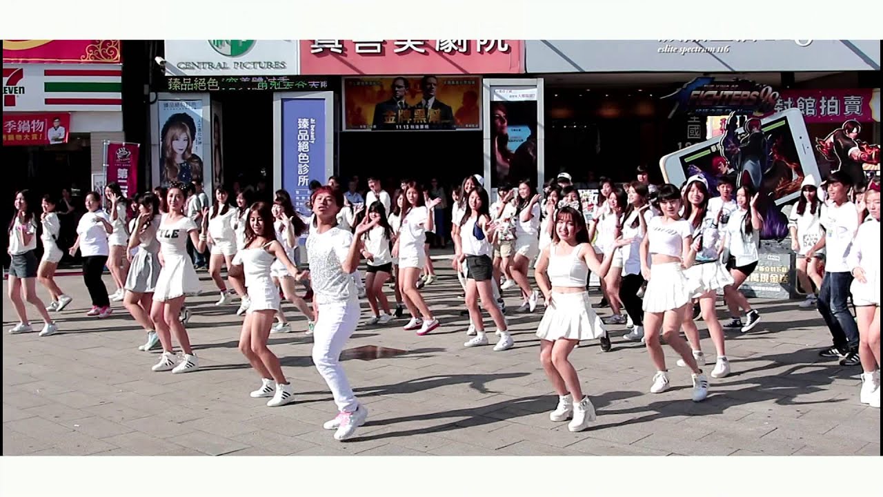 TWICE - OOH-AHH하게 flashmob in Taipei 西門町街頭快閃應援活動 from Taiwan