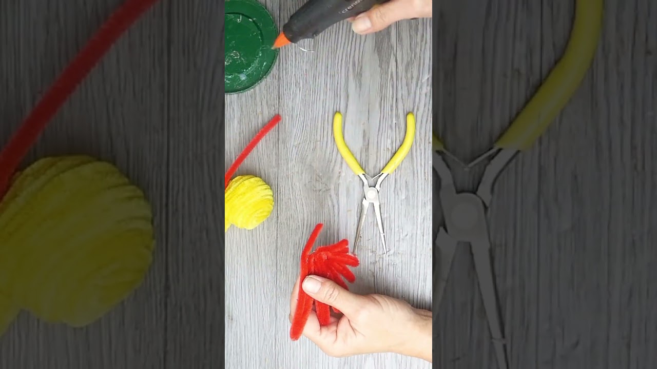 Hahn aus Pfeifenputzern selbst gebastelt, tolle Osterdekoration #diy #dekoration #kreativ