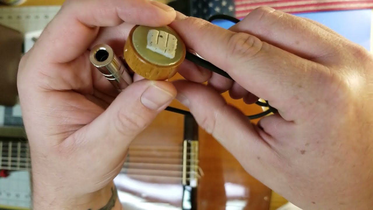 How To, the Most Simple Installation of the Dean Markley Transducer Pickup