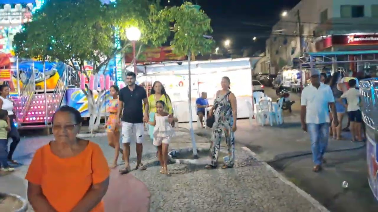 Diversão  pura... na praça  sa bandeira