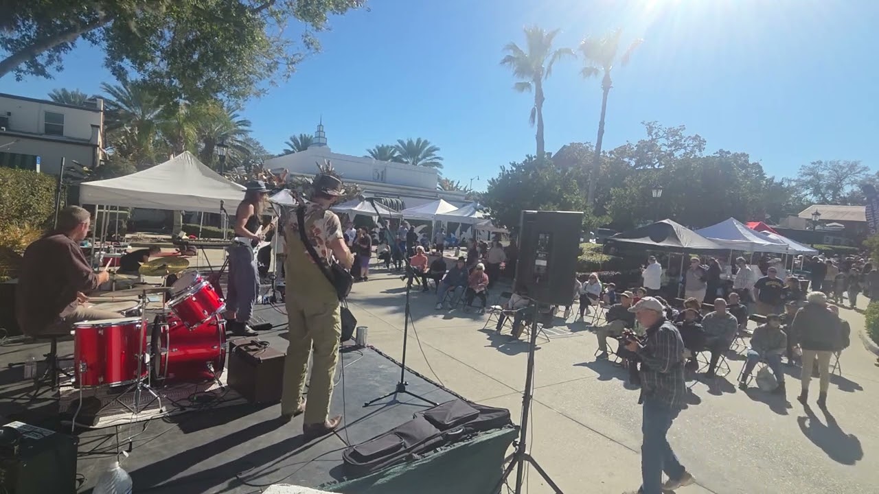 Crow Moon playing our song Bloom 🌚