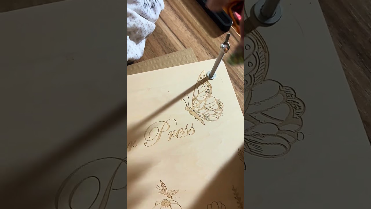 Using My Flower Press From @MajorSkunk 🫶🏻