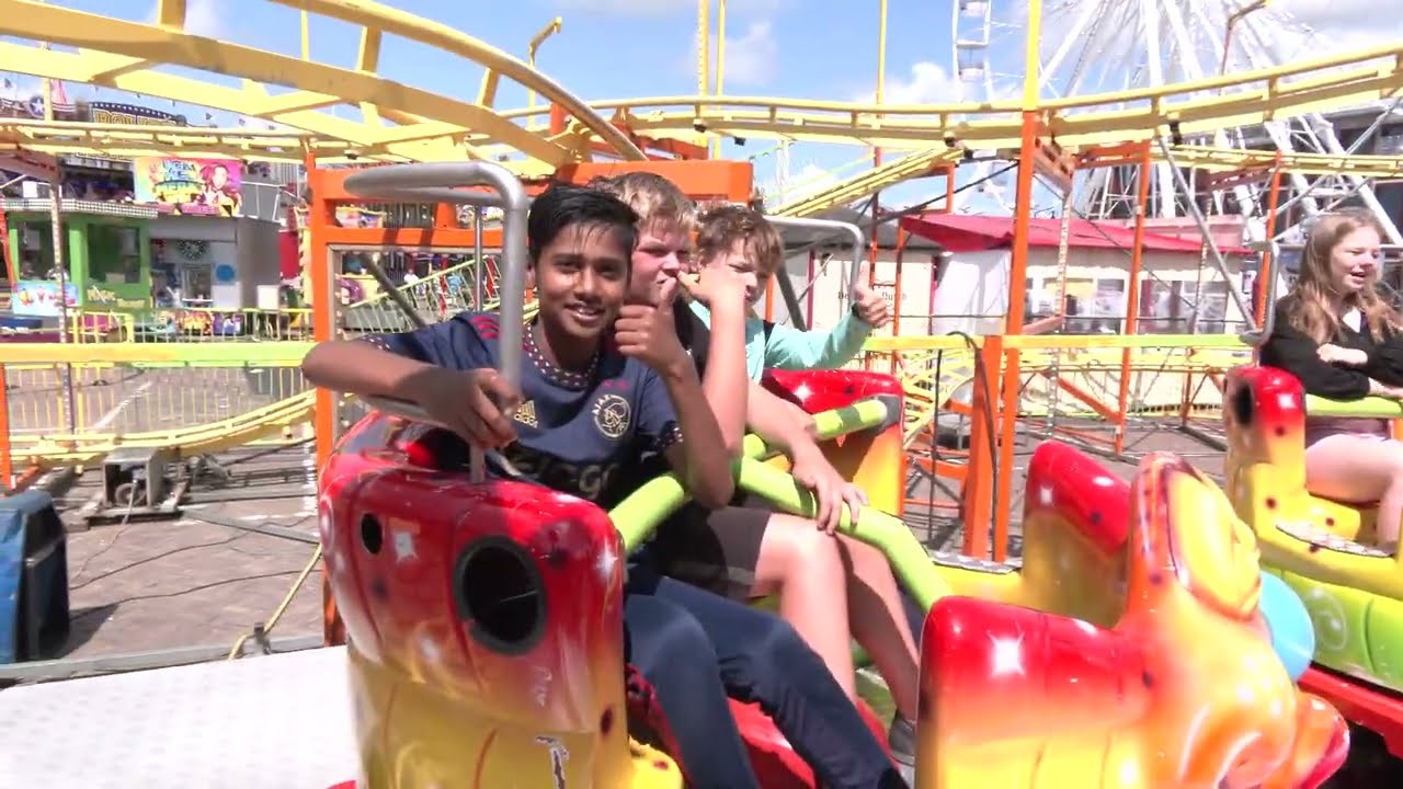 Kinderraadsleden testen de zomerkermis: 