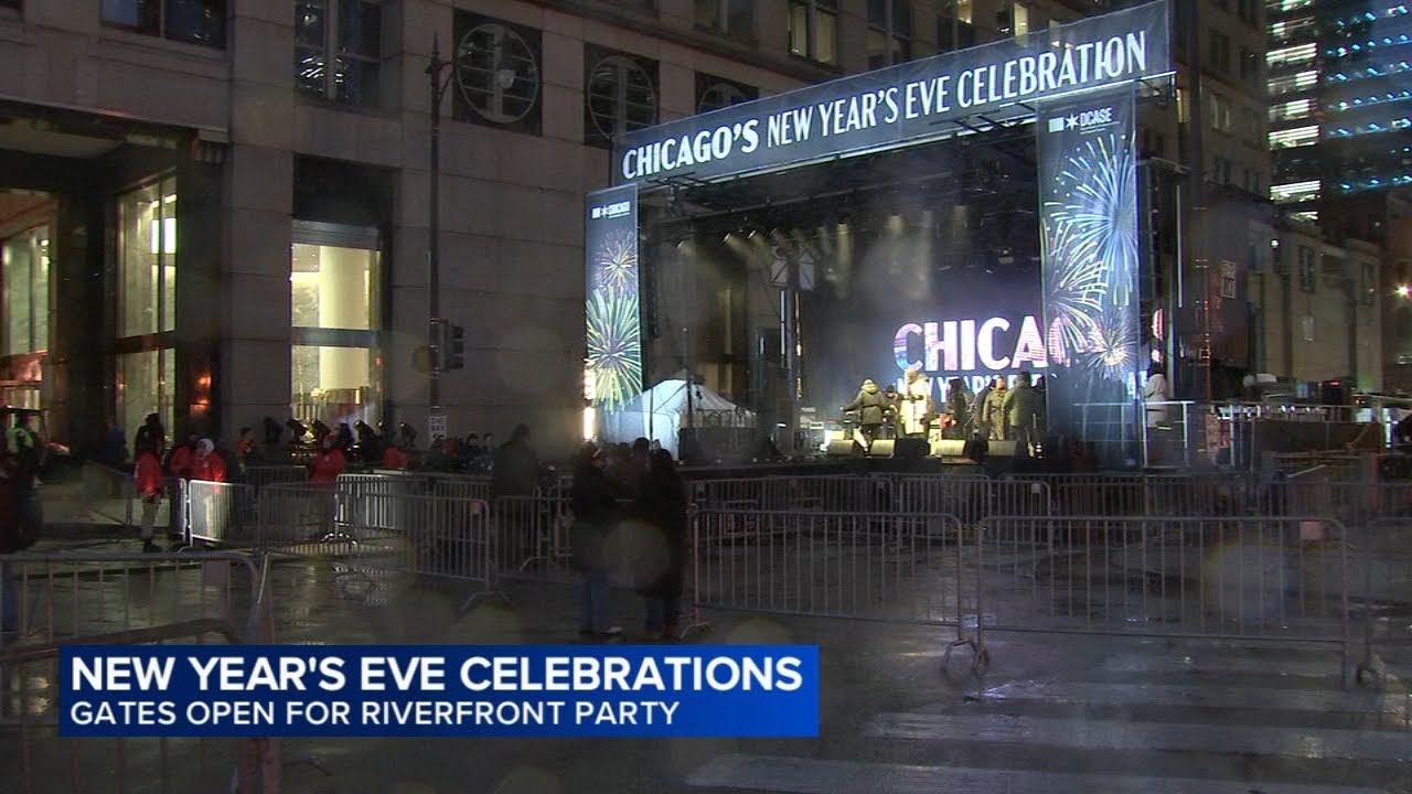 Gates open for Chicago New Year's Eve event downtown