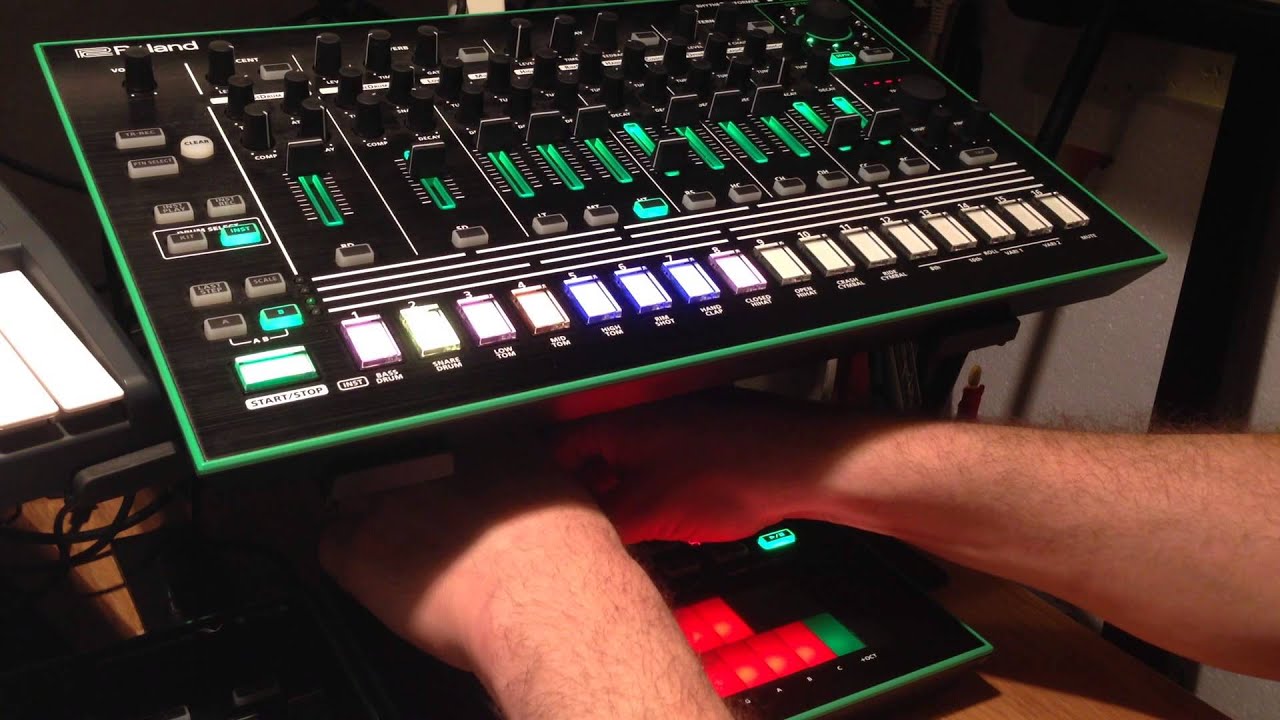Roland Aira TR8 and TB3 techno jam with the 7x7 expansion pack