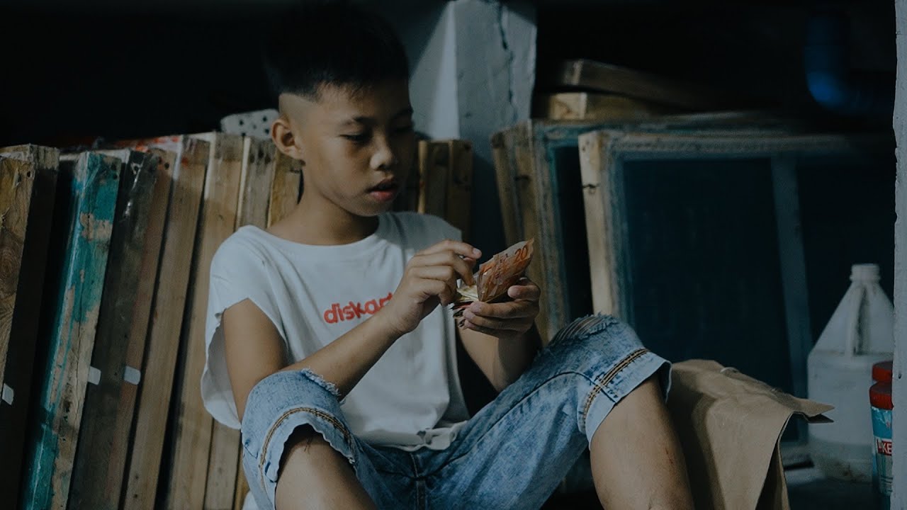 Tipsy Kidd, Rikki Diskarte - Pera Saking Utak (Official Music Video)