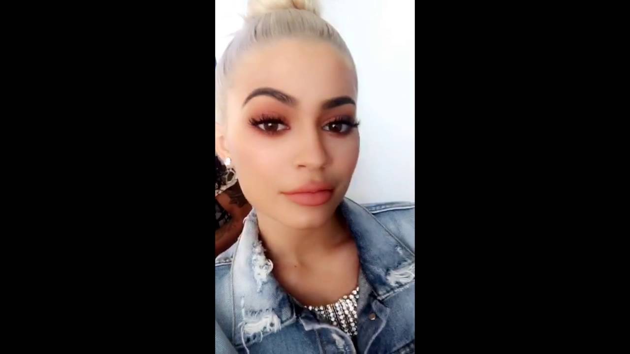 Kylie Jenner Snapchat Story 5-20 September 2016 (pt 1)