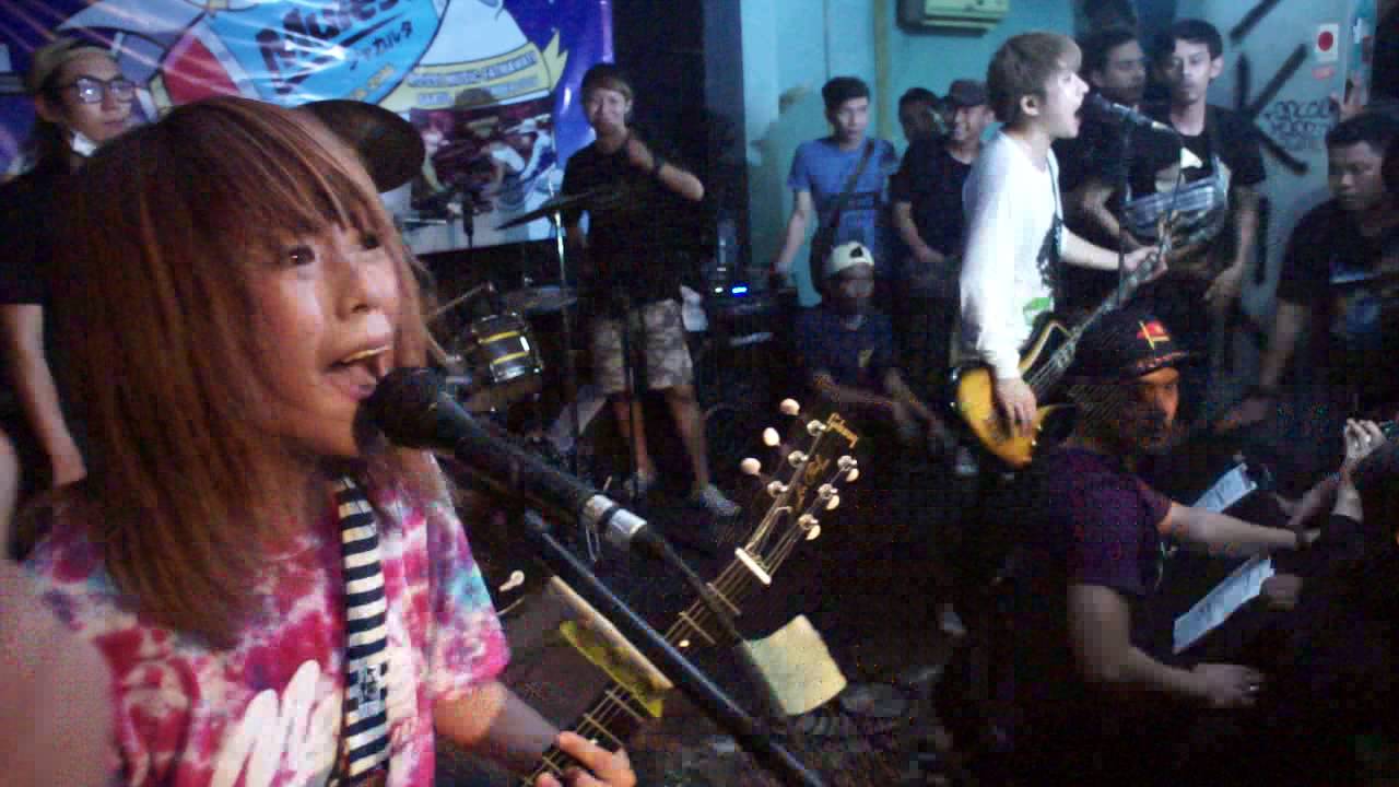 FOUR GET ME A NOTS - [2016.09.03] @ Rossi Musik, Jakarta (Pt.3)