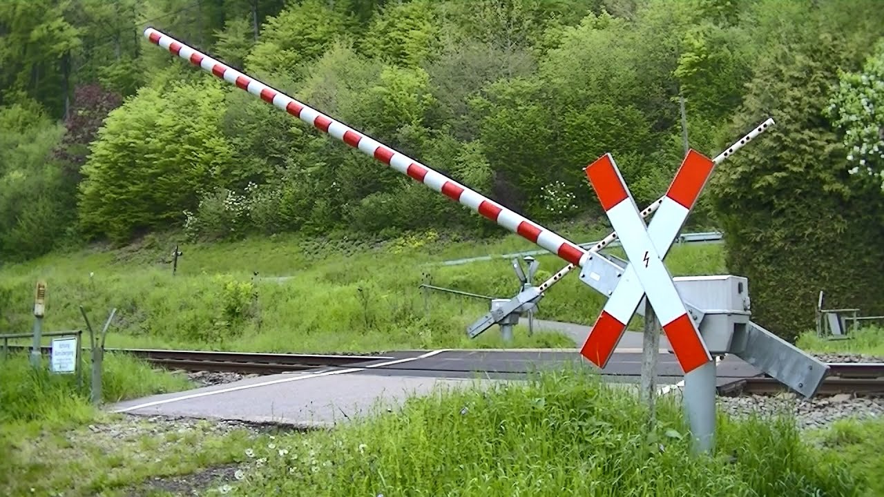 Spoorwegovergang Sulz am Neckar (D) // Railroad crossing // Bahnübergang