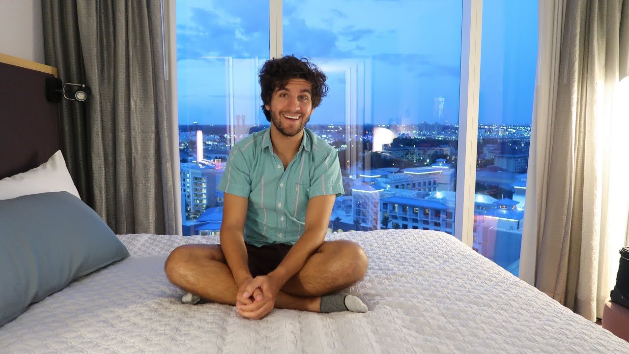 Checking Into Universal Orlando's Aventura Hotel And Eating At Bigfire!