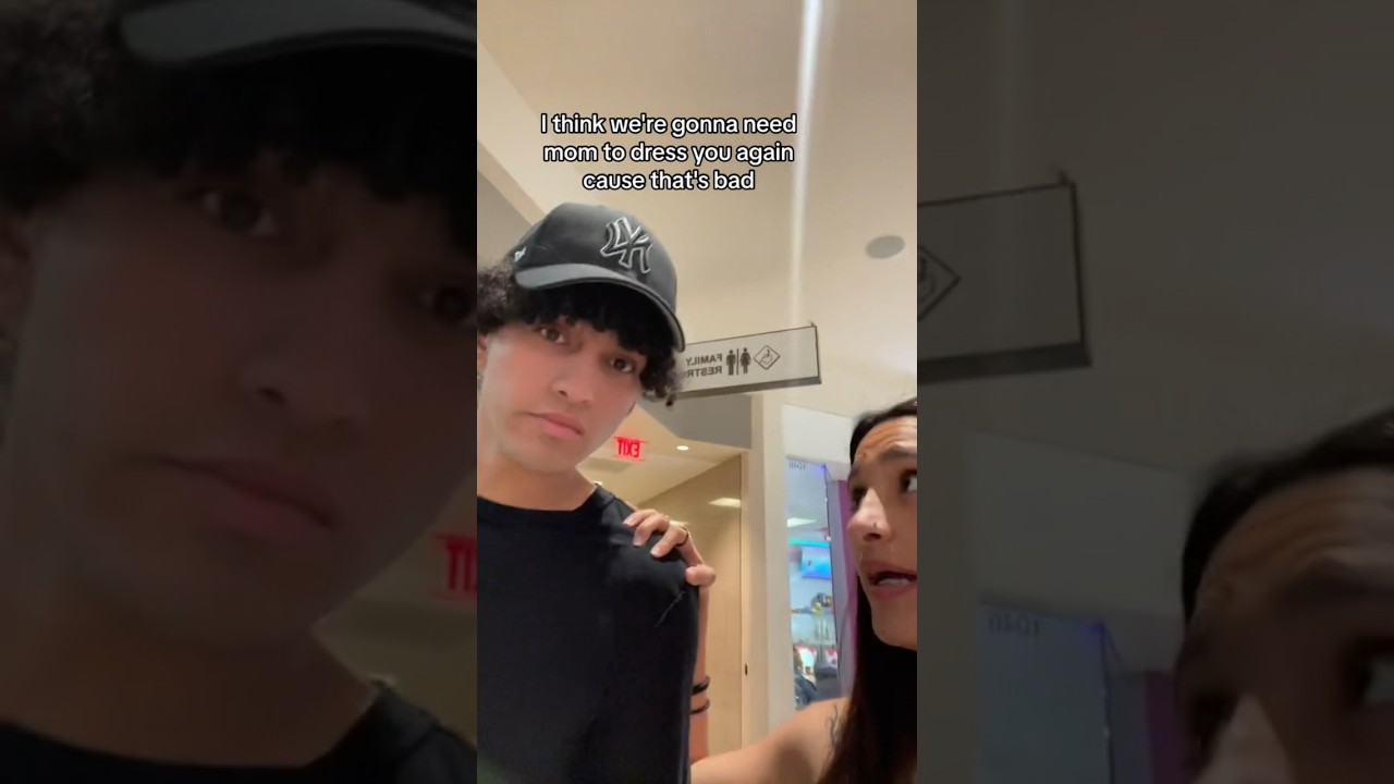 Nobody told me my shirt was inside out 😭 