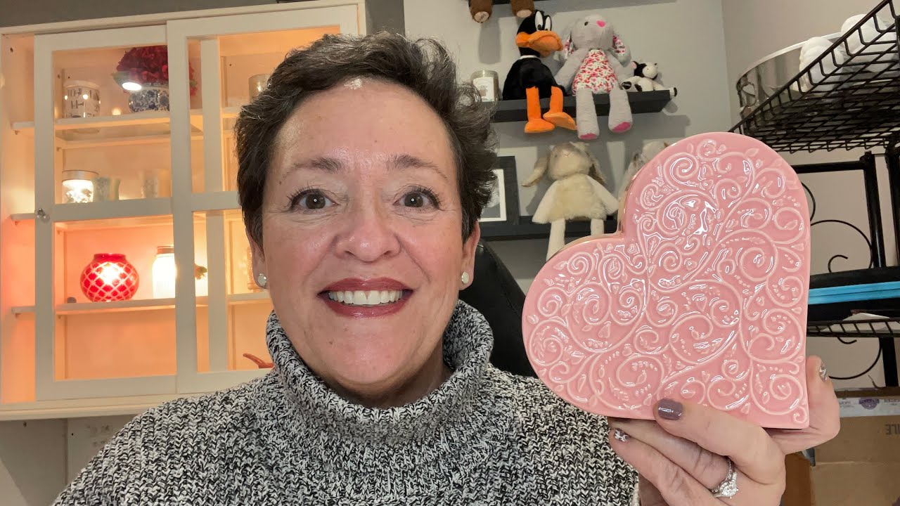 SCENTSY - Sweet Heart Warmer/Candy Orchard - Jan 2024 Scent/Warmer of the Month