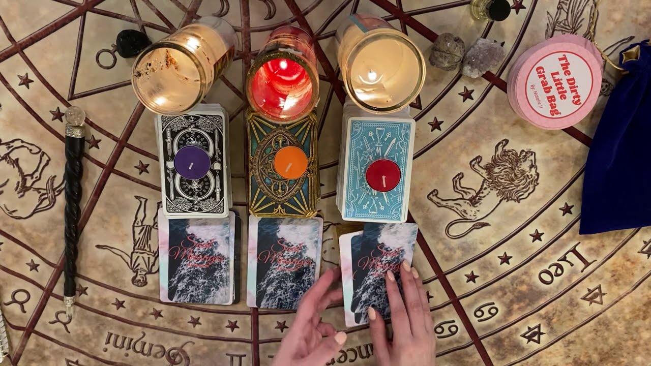 Singles! Who wants to ask you out? 🤓🚴‍♂️🥳/Pick a Card Love Reading