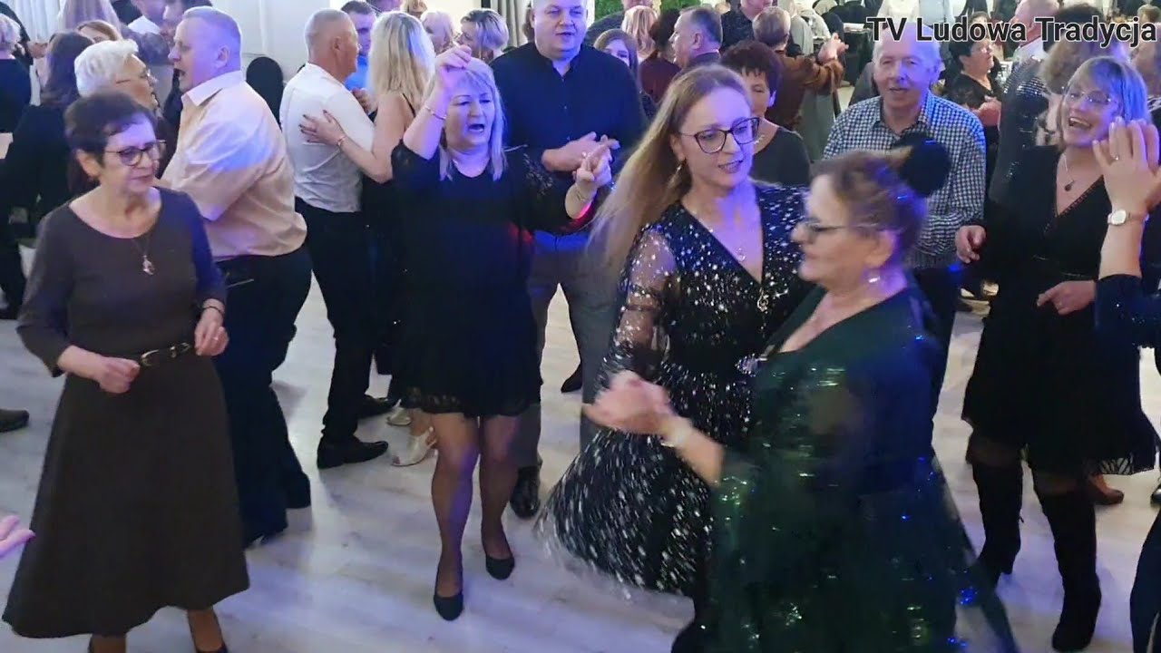 CHCĘ ZOSTAĆ CYGANECZKĄ pośpiewała Justynka wspaniale się bawiąc z Zespołem Roland 