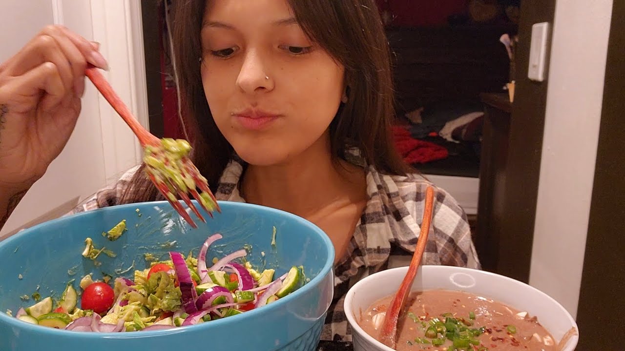 SOUP & SALAD | RAW VEGAN MUKBANG