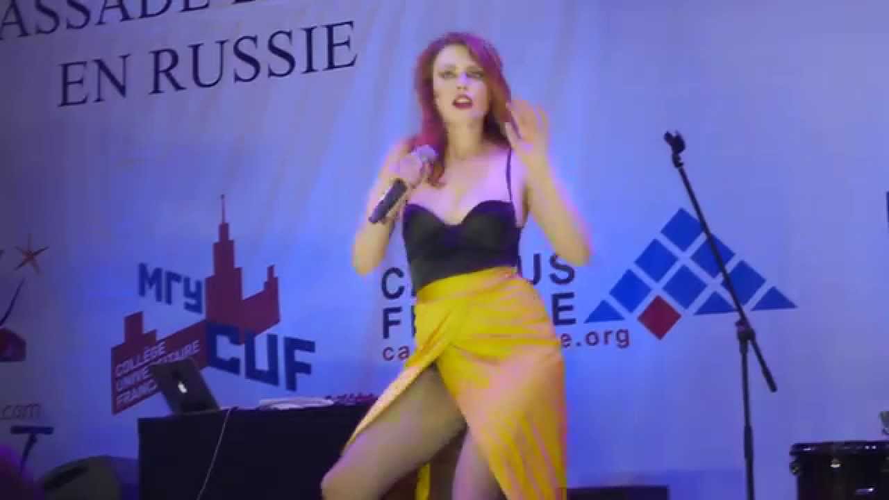 Élodie Frégé dans le Flacon à Moscou - 7 - Mes Bas - 4K LX100 - День Франции 2015