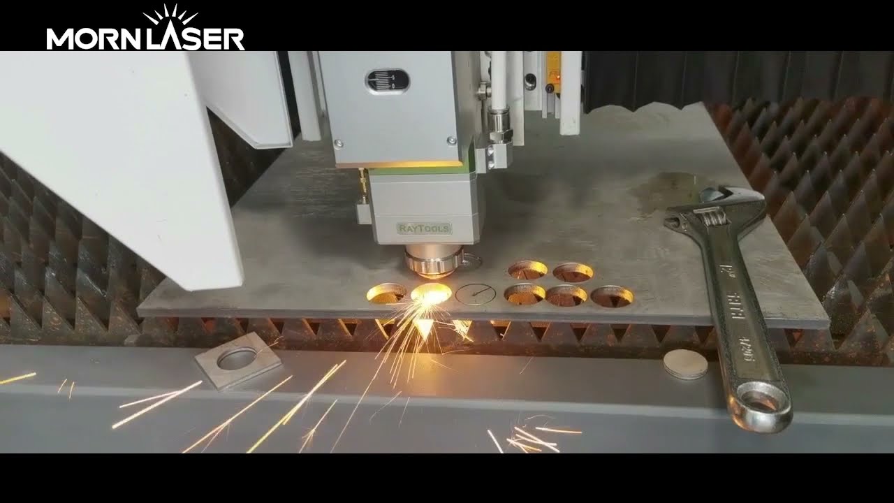3000W Fiber Laser Cutting Machine Works On Stainless Steel of Different Thicknesses