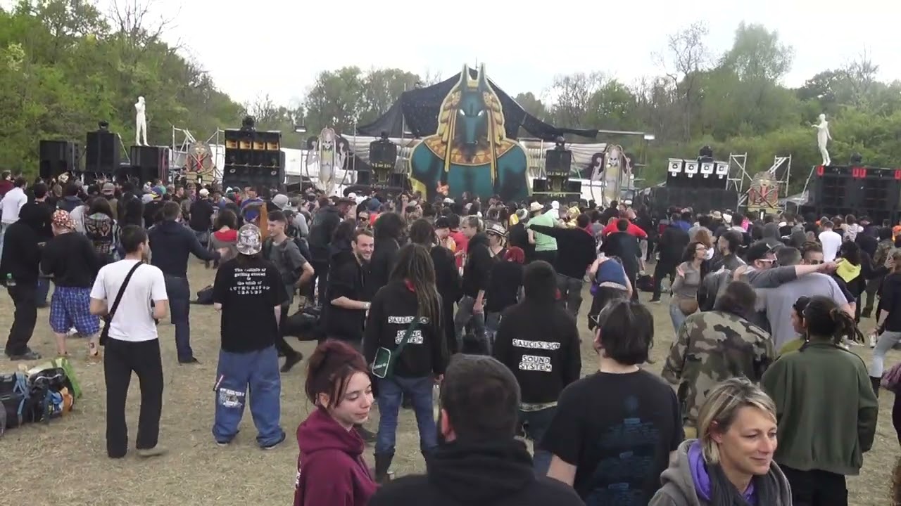 Moshe Galactik playing Marc Romboy - Gaiser (Triton Remix)