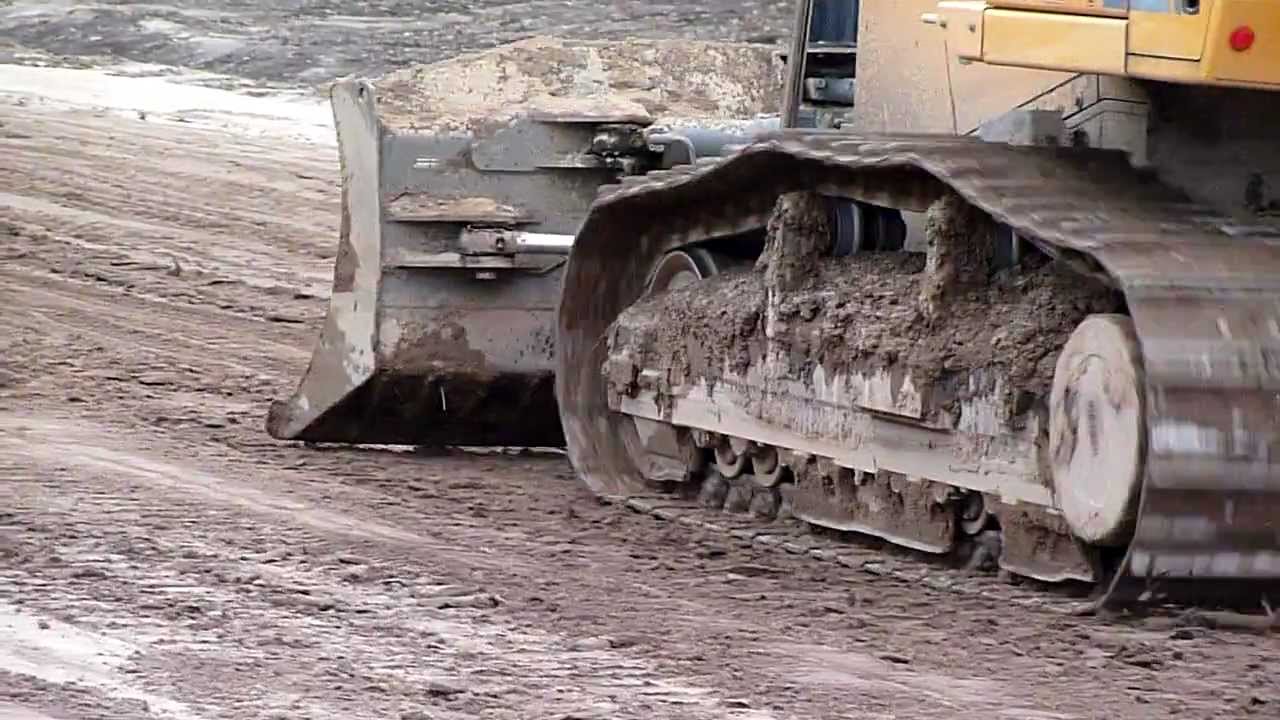 Leica PowerGrade 3D + SP Sensor. Liebherr Dozer driving high speed. (Estonia 2011)