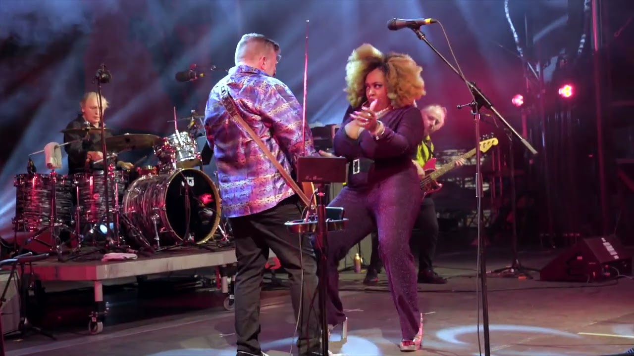 Annika Chambers & Paul Deslauriers Live at The Montreal International Jazz Festival Raggedy & Dirty