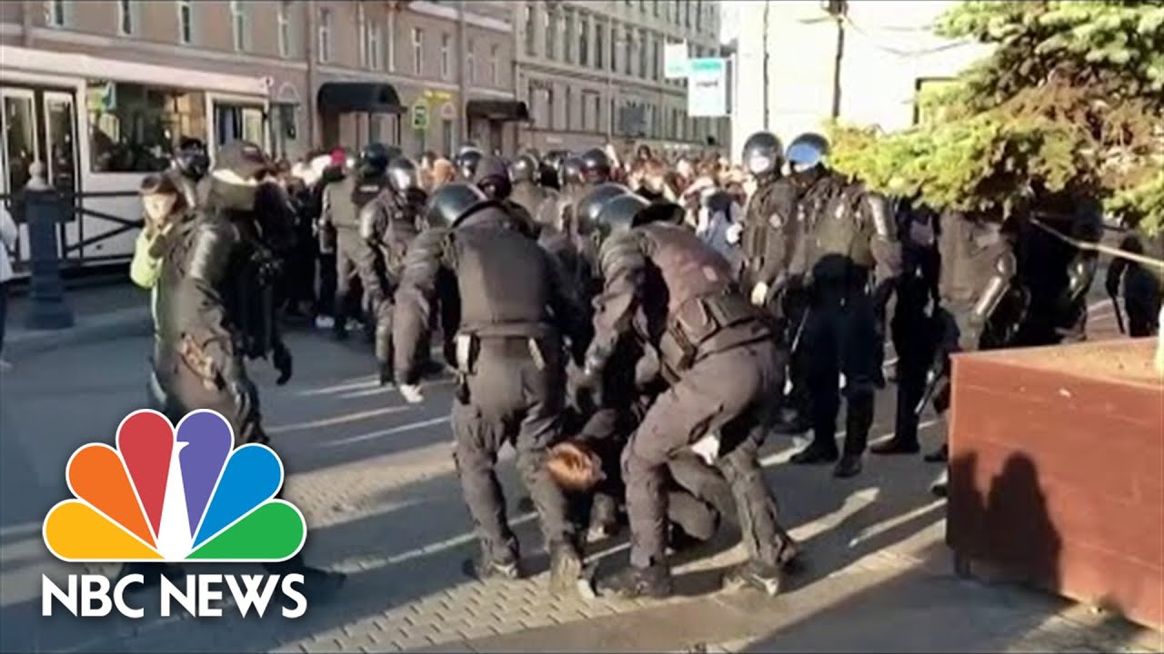 Thousands Protest And Flee Russia As Putin Amended The Country’s Criminal Code