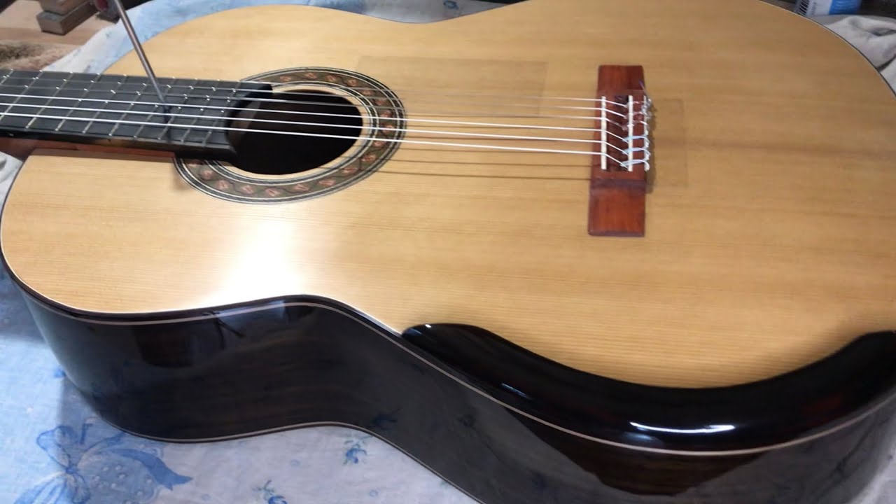 Covering and polish classical guitar Greg Smallman style. Покриття та полірування класичної гітари