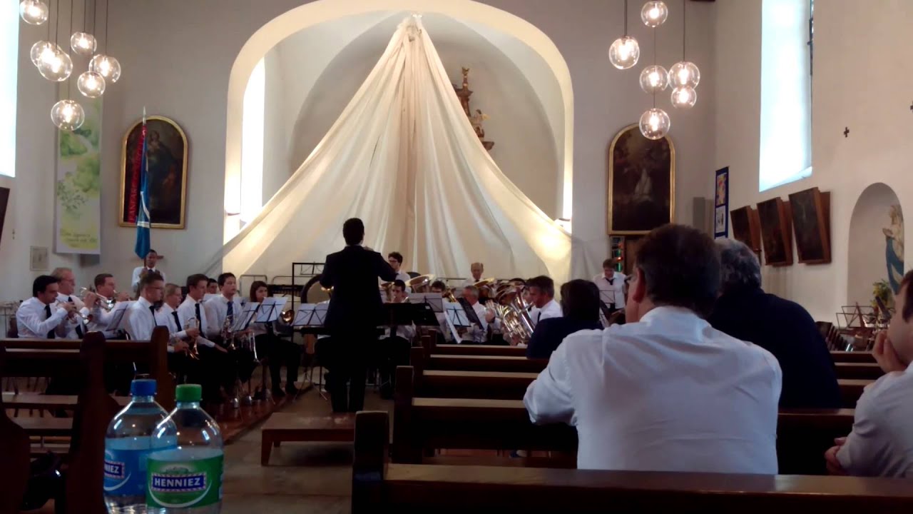 Fanfare de Courcelon - Lake of the Moon