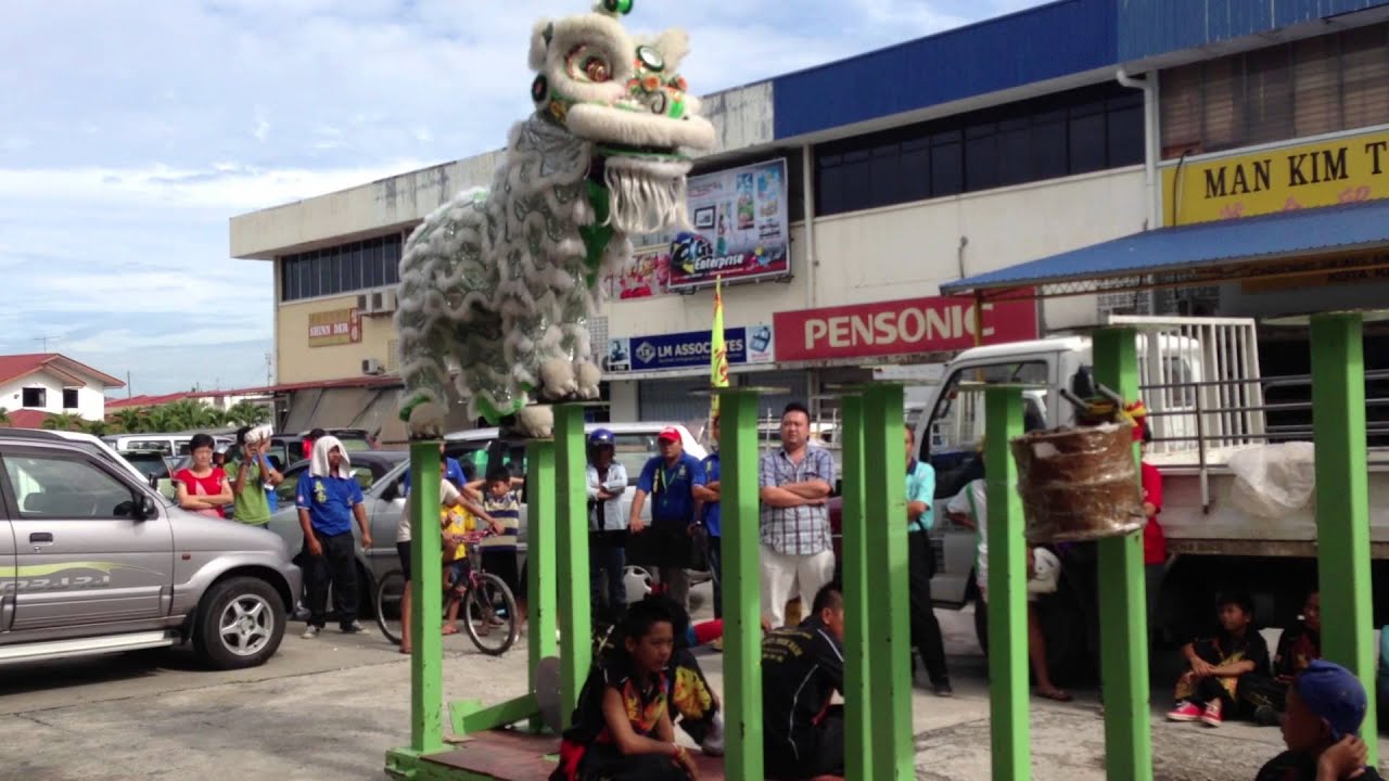 Yick nam lion dance Team A&E 2013