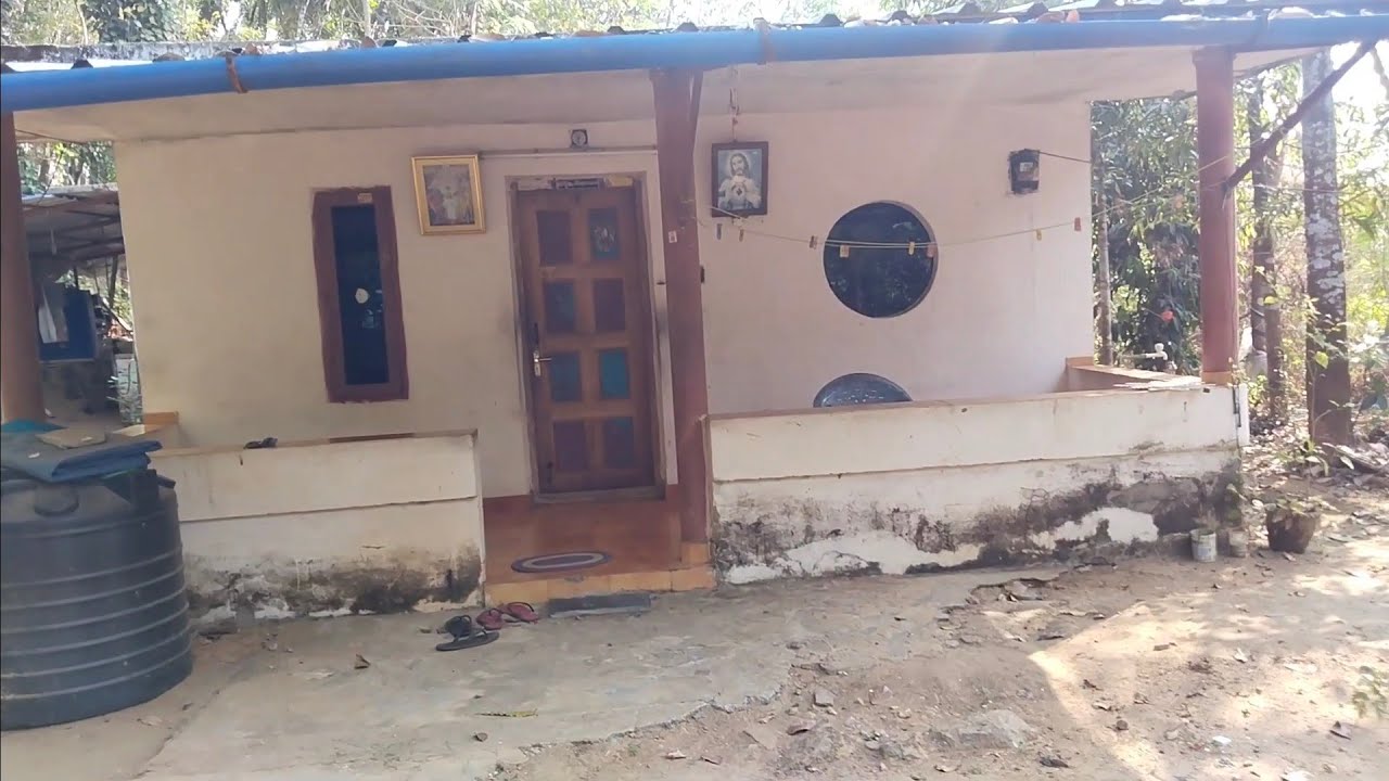 PALAKKAD Dt PATTAMBI HIGHWAY KUNATHARA. 2. KM. HOUSE LAND FOR SALE CALL. 9074434350.